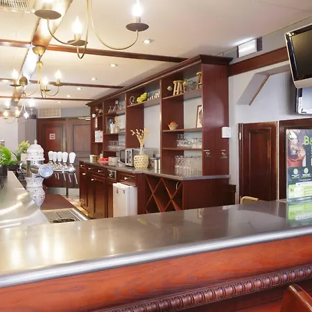 Ibis Centre Gare Hotel 3*